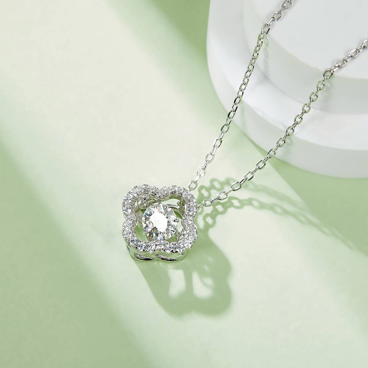Agile Lucky Grass S925 Silver Plated Platinum Moissanite Necklace 50 Points D-Class